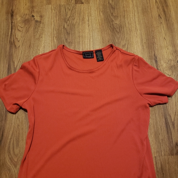Women's LAURA SCOTT S (6-8) RED Short Sleeve Ribbed Polyester Spandex Top Shirt - Picture 2 of 5